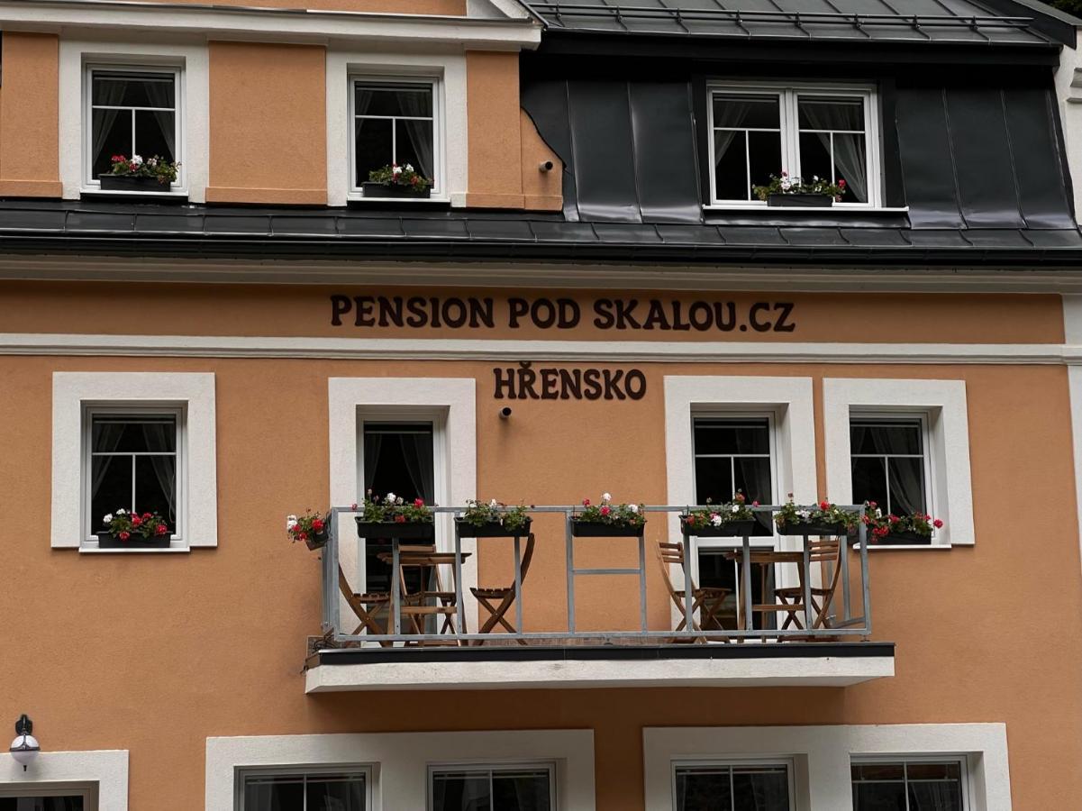Pension Pod Skalou ฮเรนสโก ภายนอก รูปภาพ