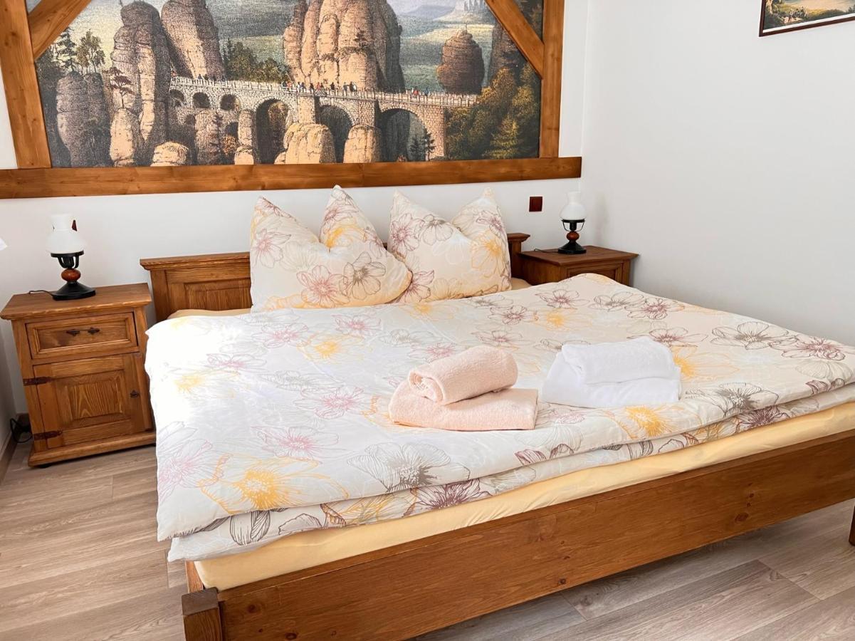 Pension Pod Skalou ฮเรนสโก ภายนอก รูปภาพ