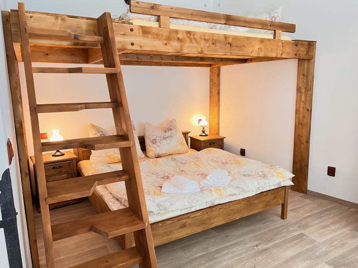 Pension Pod Skalou ฮเรนสโก ภายนอก รูปภาพ