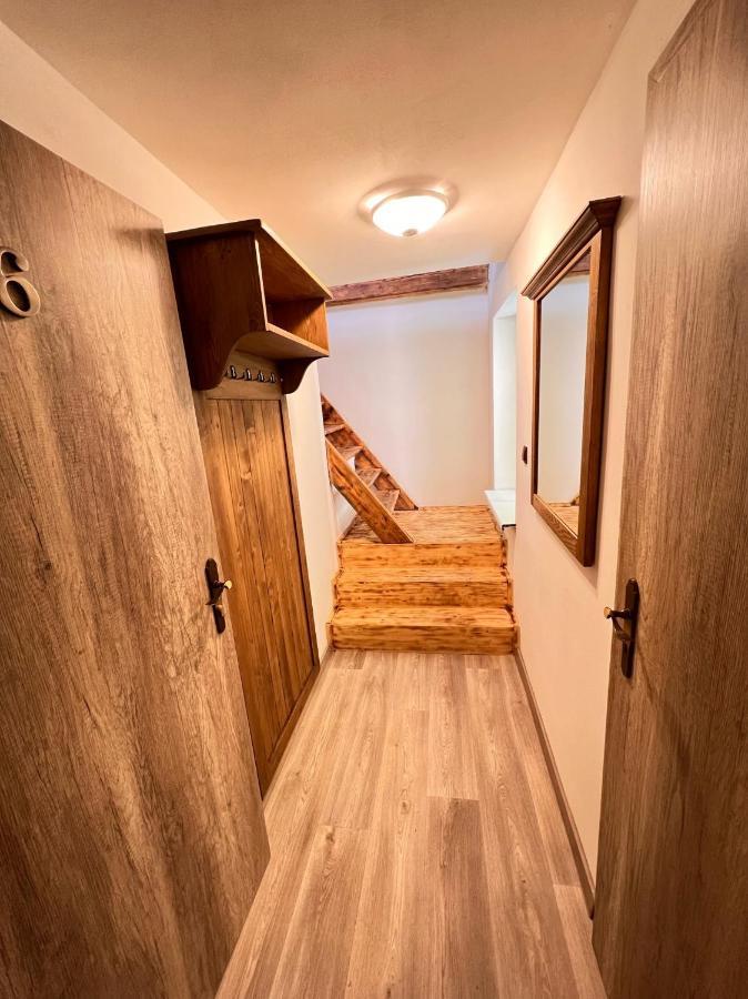Pension Pod Skalou ฮเรนสโก ภายนอก รูปภาพ