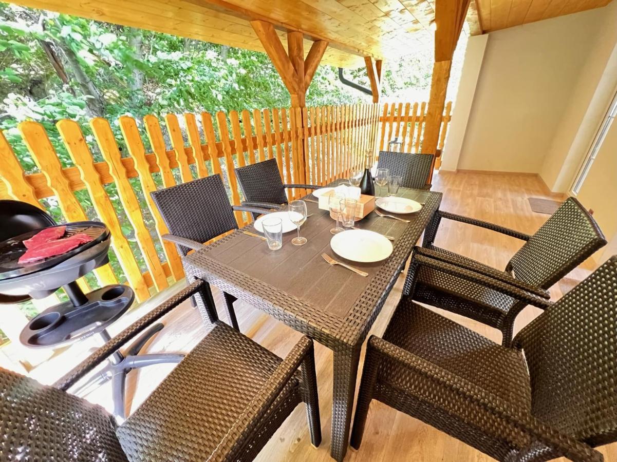 Pension Pod Skalou ฮเรนสโก ภายนอก รูปภาพ